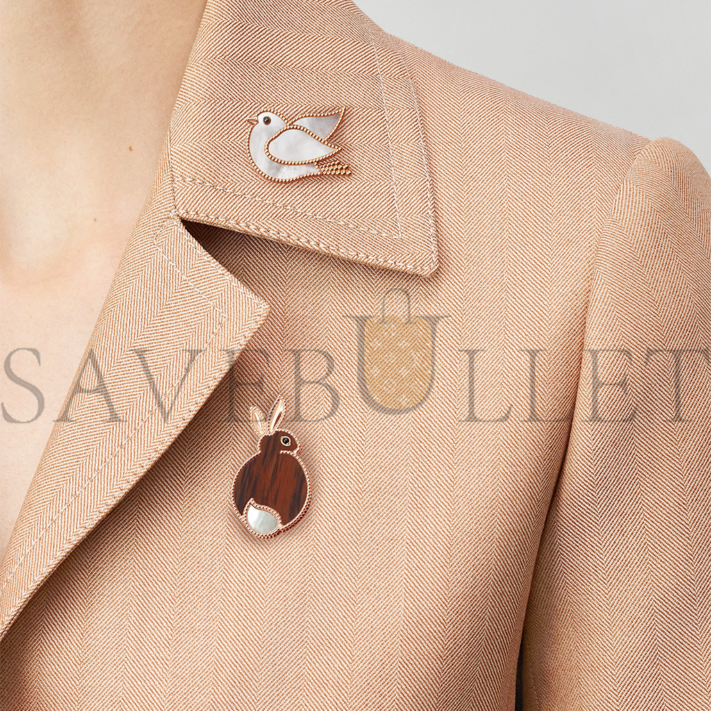 VAN CLEEF ARPELS LUCKY ANIMALS RABBIT CLIP - ROSE GOLD, MOTHER-OF-PEARL, OBSIDIAN, ONYX  VCARP7UN00